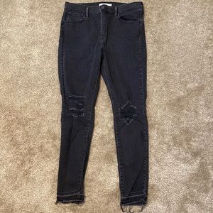 Levi’s distressed skinny jeans